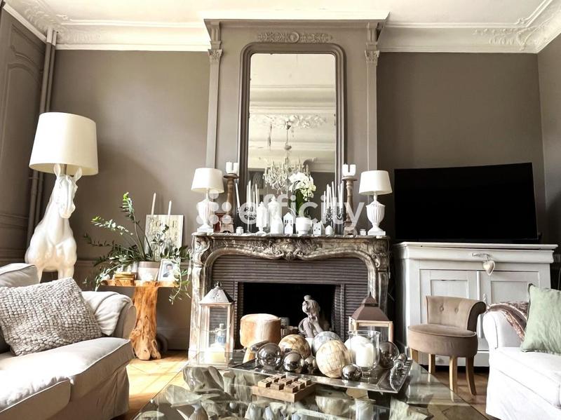 Maison de ville - 267 m² - 8 pièces