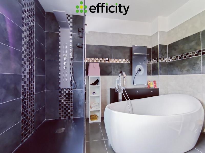 Maison - 215 m² - 6 pièces