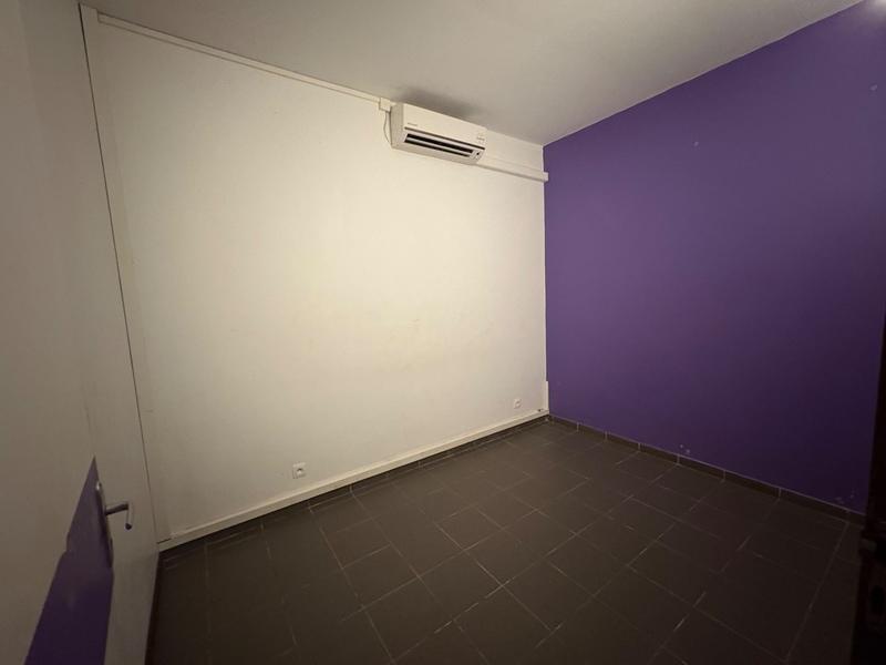 Local commercial - 147 m² - 10 pièces