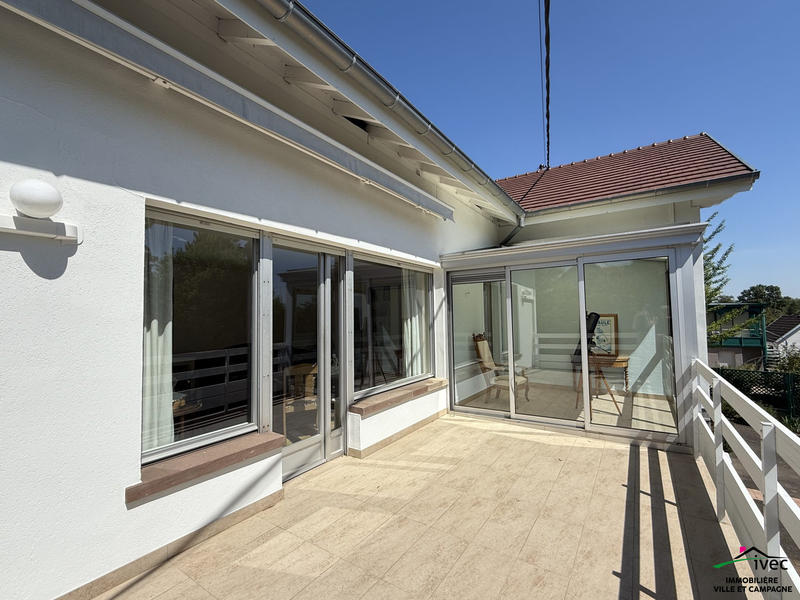 Maison - 226 m² - 8 pièces