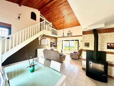 Maison - 153 m² - 5 pièces