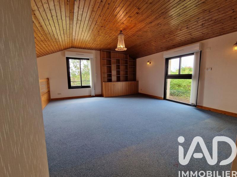 Maison - 242 m² - 10 pièces