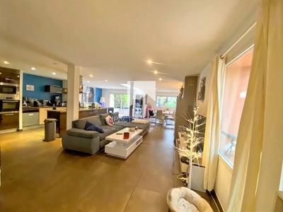 Maison - 170 m² - 5 pièces