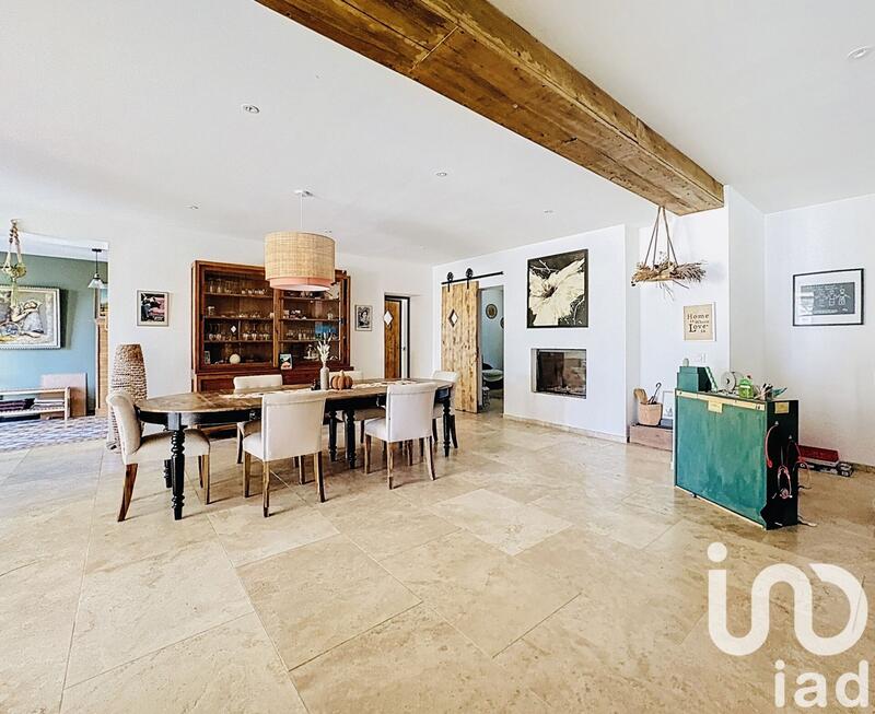 Maison - 200 m² - 8 pièces