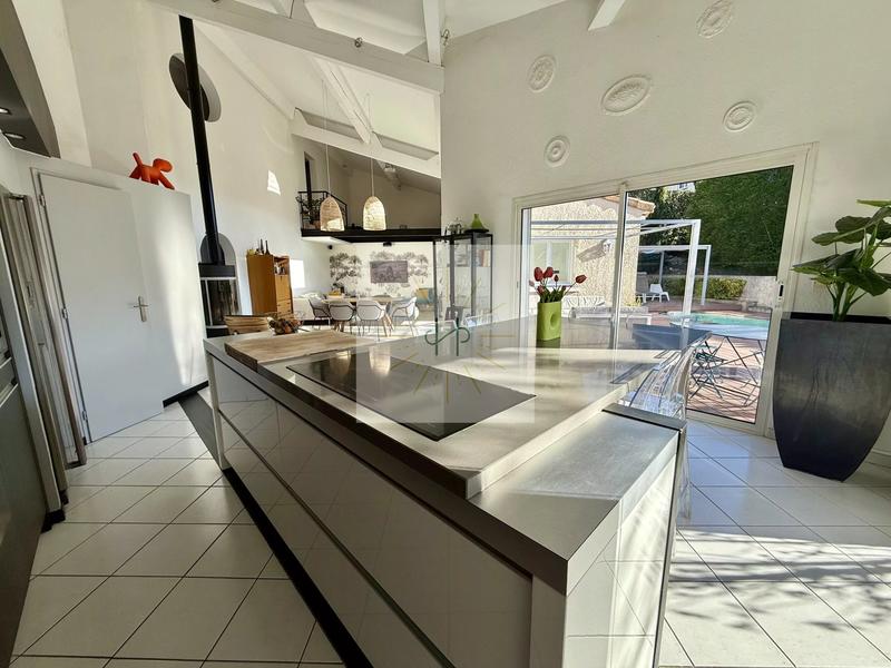 Maison - 173 m² - 7 pièces