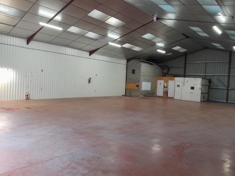 Entrepôt - 375 m²