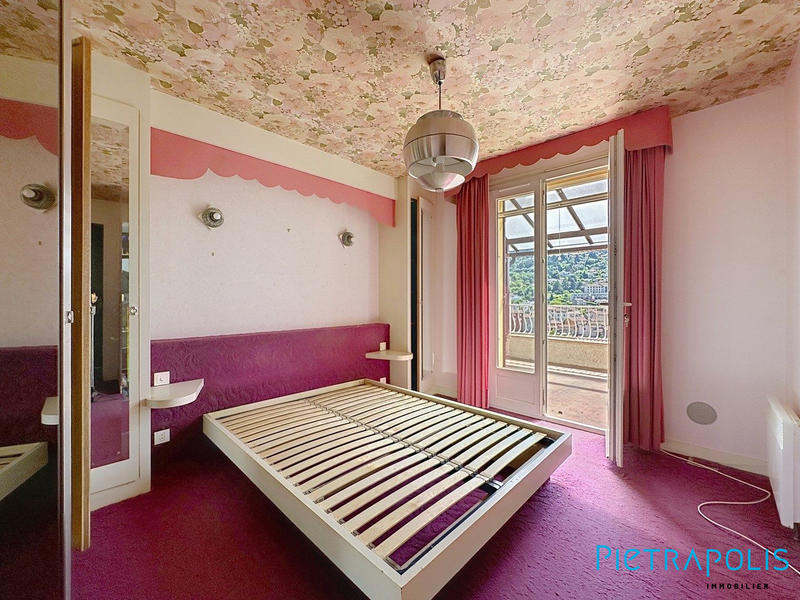 Maison - 180 m² - 5 pièces