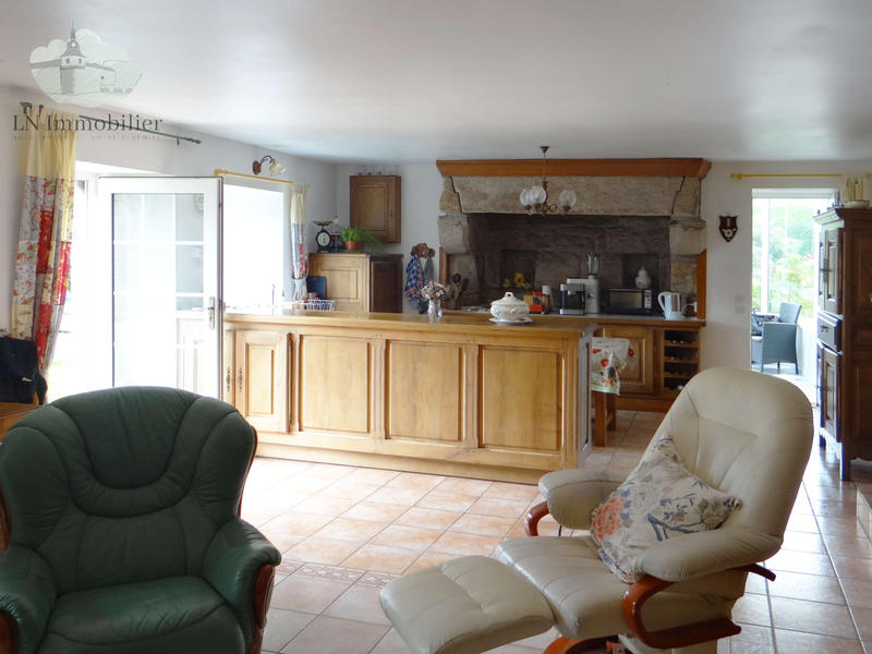 Propriété - 290 m² - 13 pièces