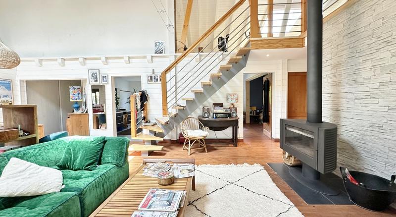 Maison de bois - 160 m² - 6 pièces