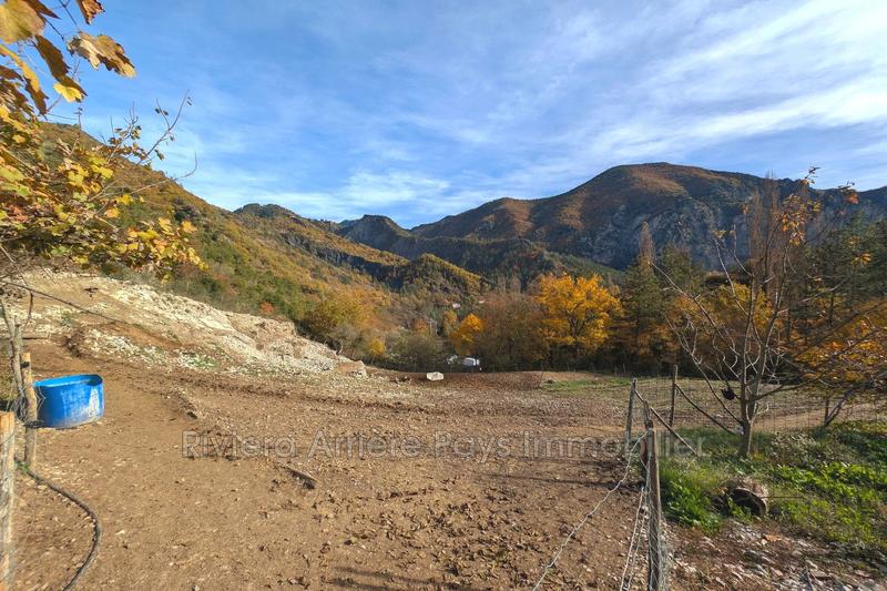 Maison - 212 m² - 9 pièces