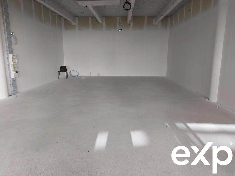 Fonds de commerce - Magasins - 124 m²