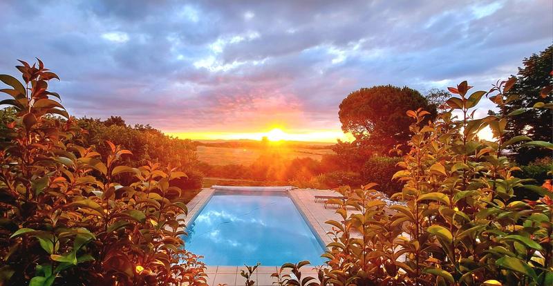 Propriété - 450 m² - 18 pièces