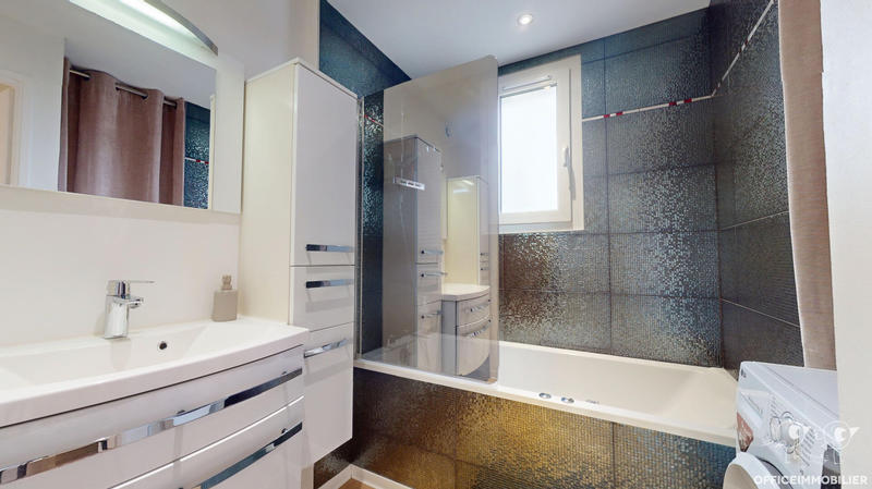 Appartement - 75 m² - 4 pièces