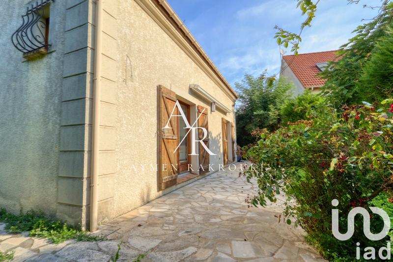 Maison - 121 m² - 10 pièces