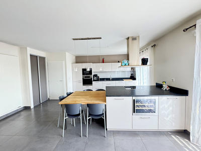 Appartement - 86 m² - 4 pièces