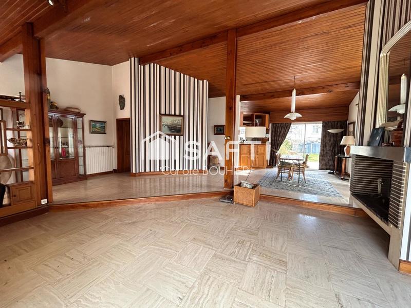 Maison - 159 m² - 5 pièces