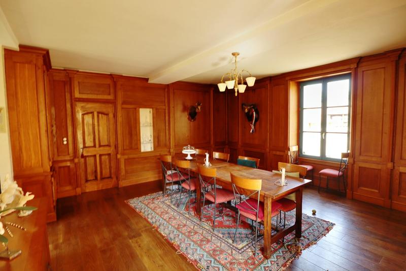 Maison - 400 m² - 16 pièces