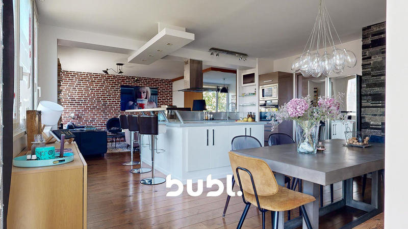 Appartement - 125 m² - 6 pièces