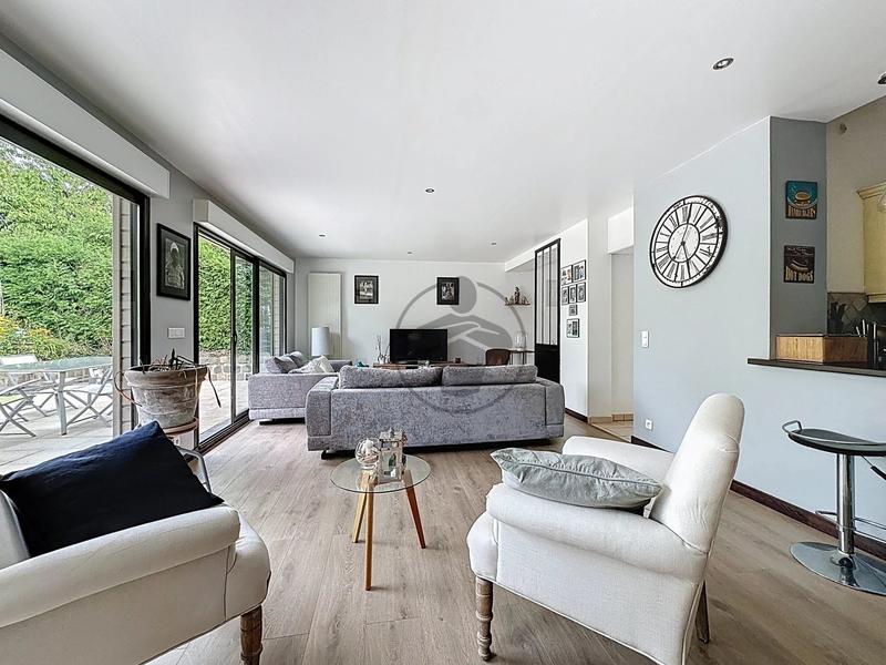 Maison - 162 m² - 8 pièces