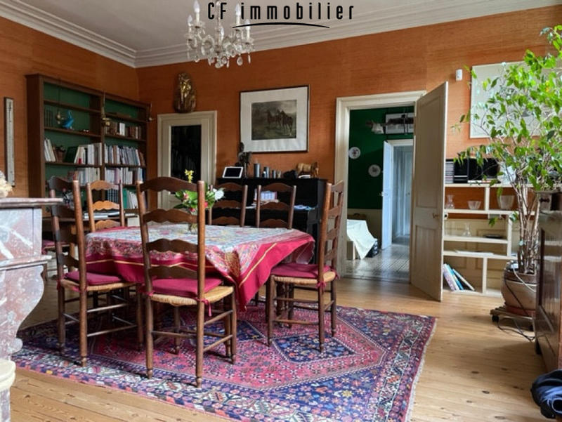 Maison - 390 m² - 10 pièces