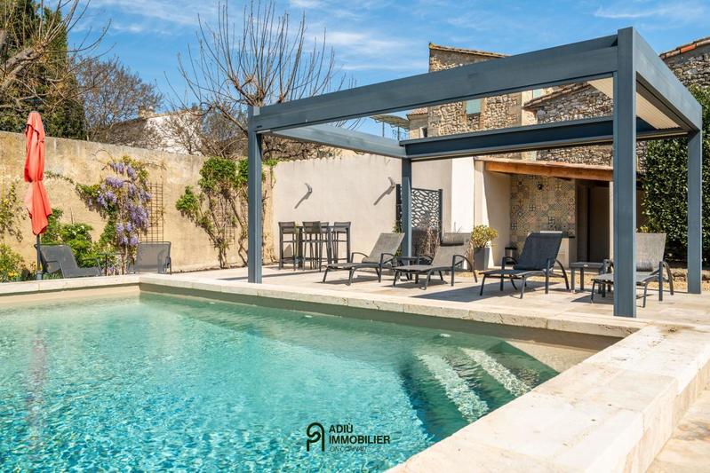 Mas - 350 m² - 9 pièces