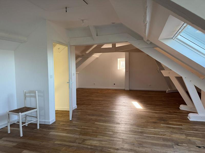 Demeure - 210 m² - 7 pièces