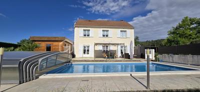 Maison - 140 m² - 6 pièces