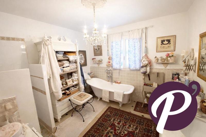 Propriété - 200 m² - 6 pièces