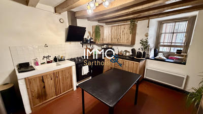 Maison traditionnelle - 87 m² - 4 pièces