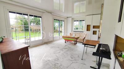 Maison - 195 m² - 7 pièces