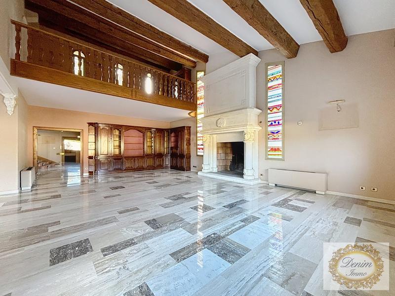 Villa - 390 m² - 6 pièces