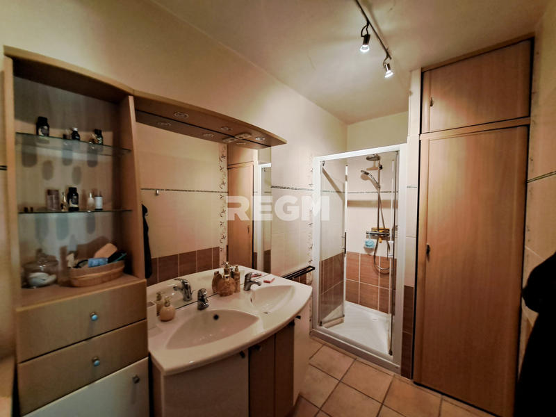 Maison - 264 m² - 9 pièces