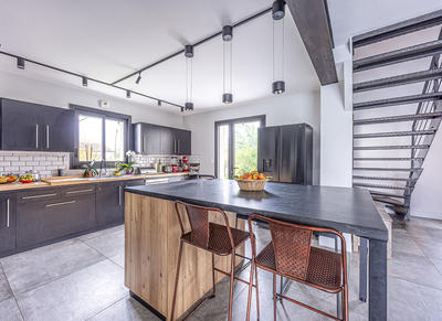 Maison - 207 m² - 7 pièces