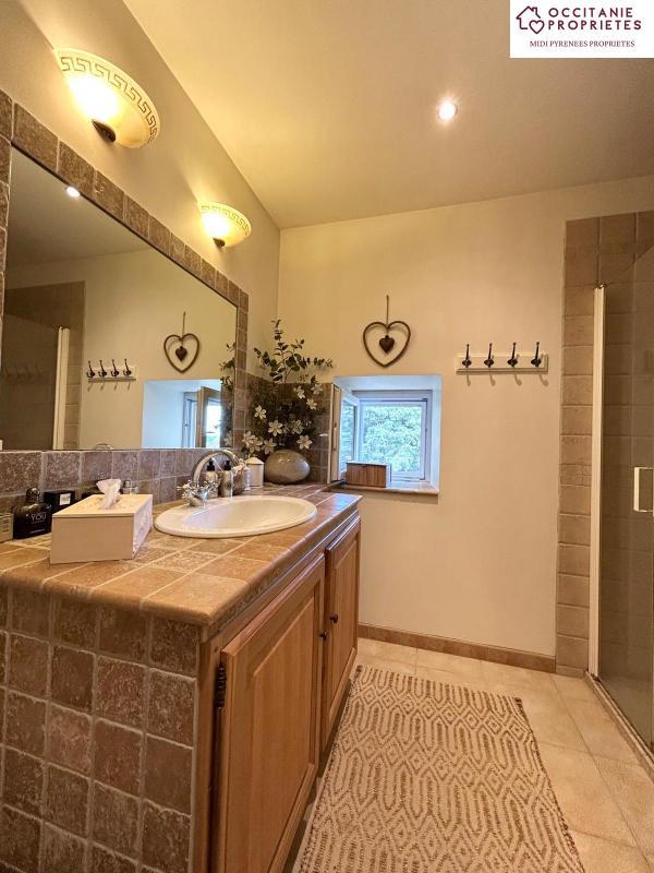 Demeure - 224 m² - 7 pièces