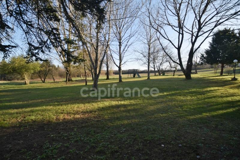 Maison - 217 m² - 6 pièces