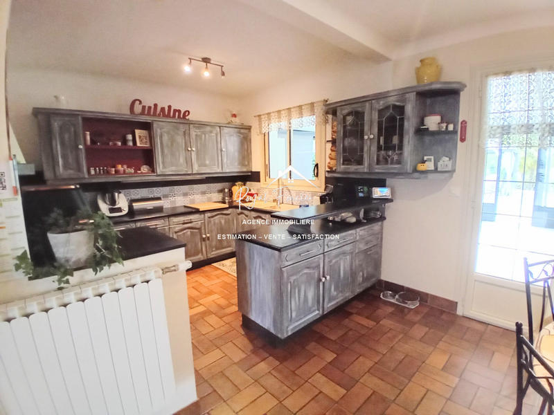 Maison traditionnelle - 296 m² - 12 pièces