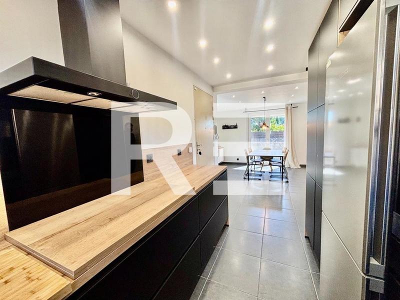 Appartement - 80 m² - 4 pièces