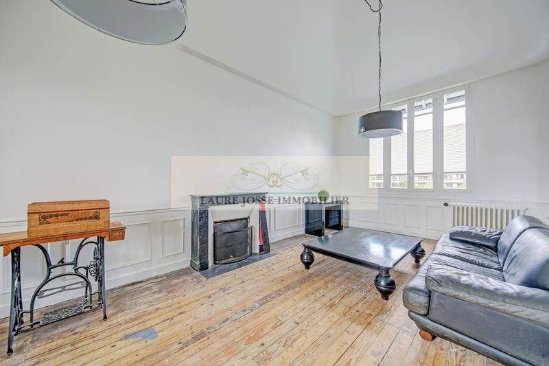 Maison - 235 m² - 9 pièces