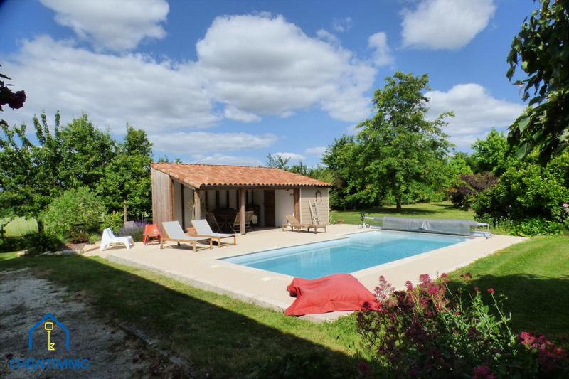 Maison - 267 m² - 7 pièces