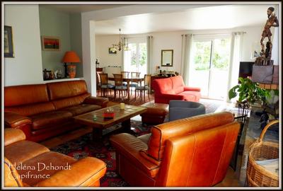 Maison - 212 m² - 9 pièces