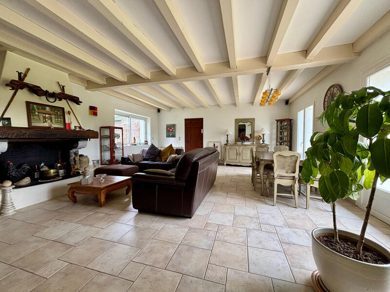 Villa - 250 m² - 10 pièces