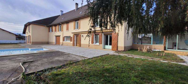 Maison - 253 m² - 10 pièces