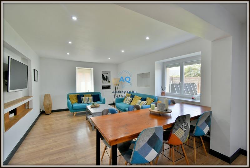 Maison - 250 m² - 8 pièces