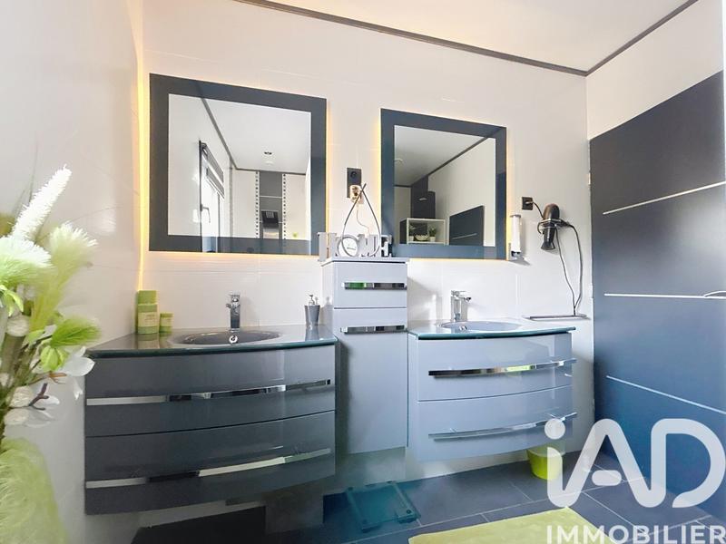 Maison - 102 m² - 5 pièces