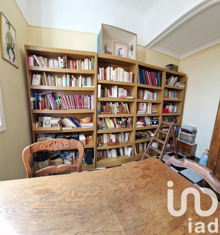 Maison - 270 m² - 16 pièces