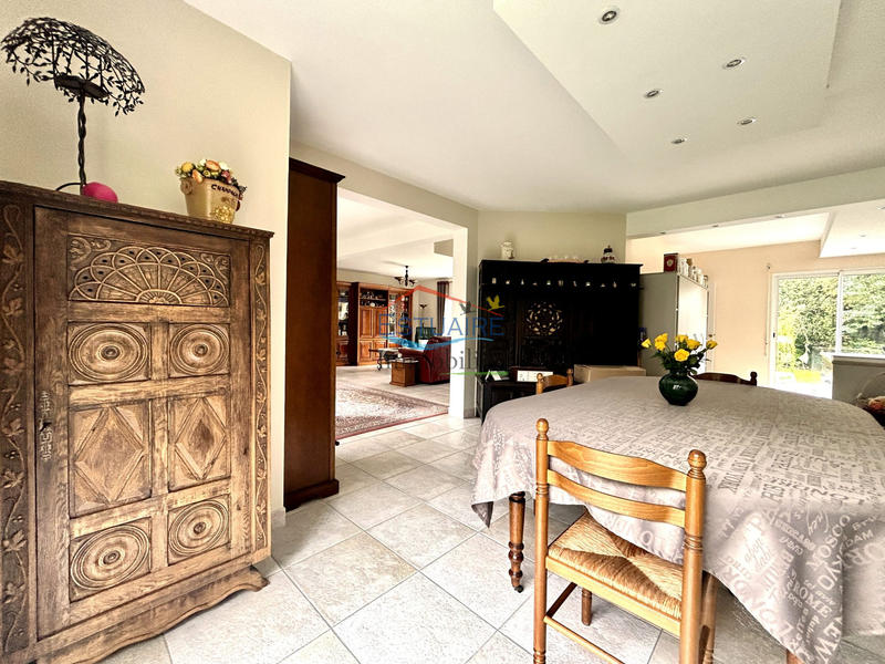 Maison traditionnelle - 161 m² - 6 pièces