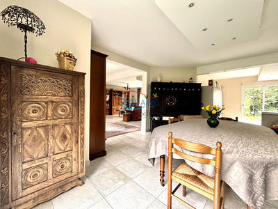 Maison traditionnelle - 161 m² - 6 pièces