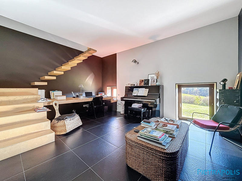 Maison - 200 m² - 5 pièces