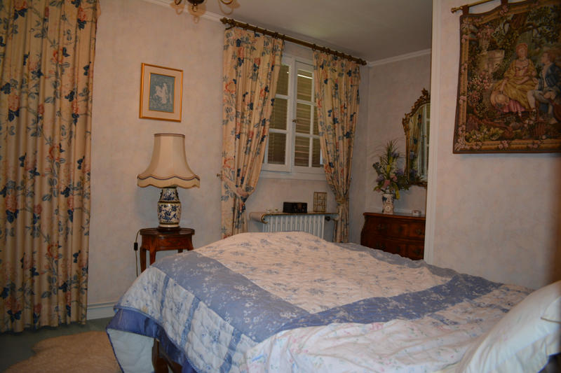 Maison - 202 m² - 10 pièces