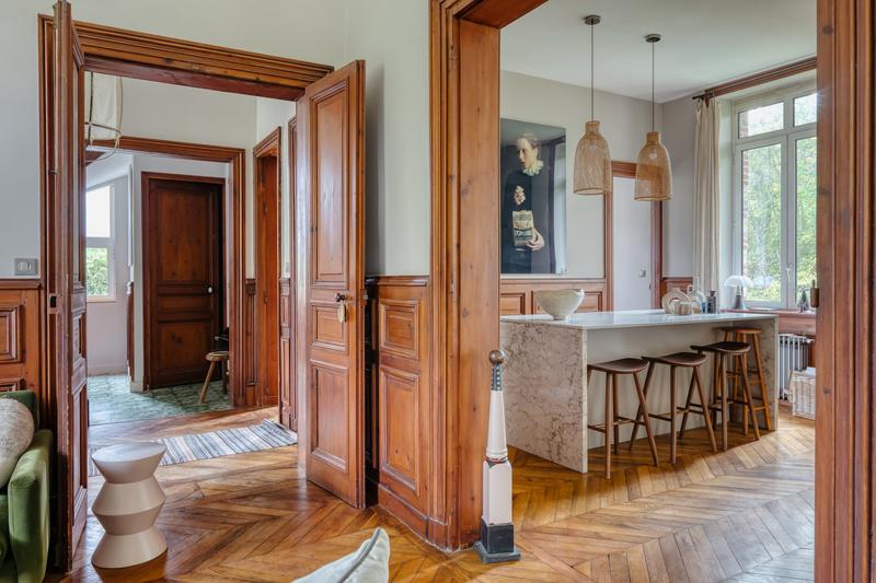 Maison - 313 m² - 13 pièces